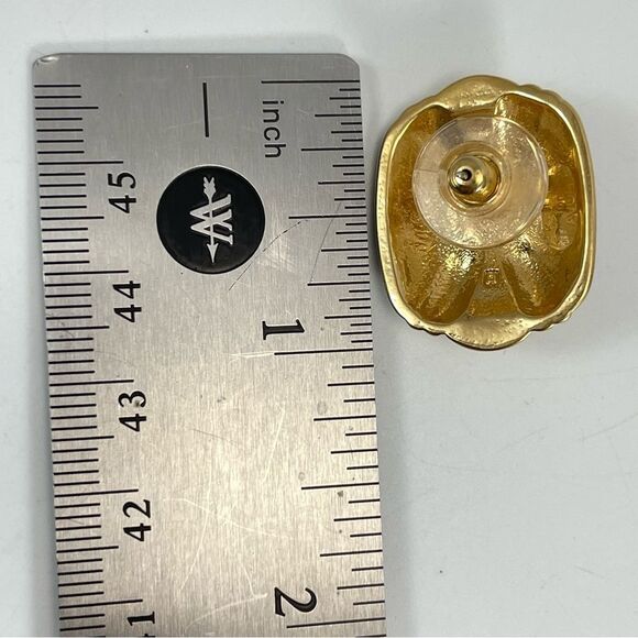 Vintage Kenneth Jay Lane for Avon Green Glass Cabochon Gray Enamel Earrings - Picture 8 of 8